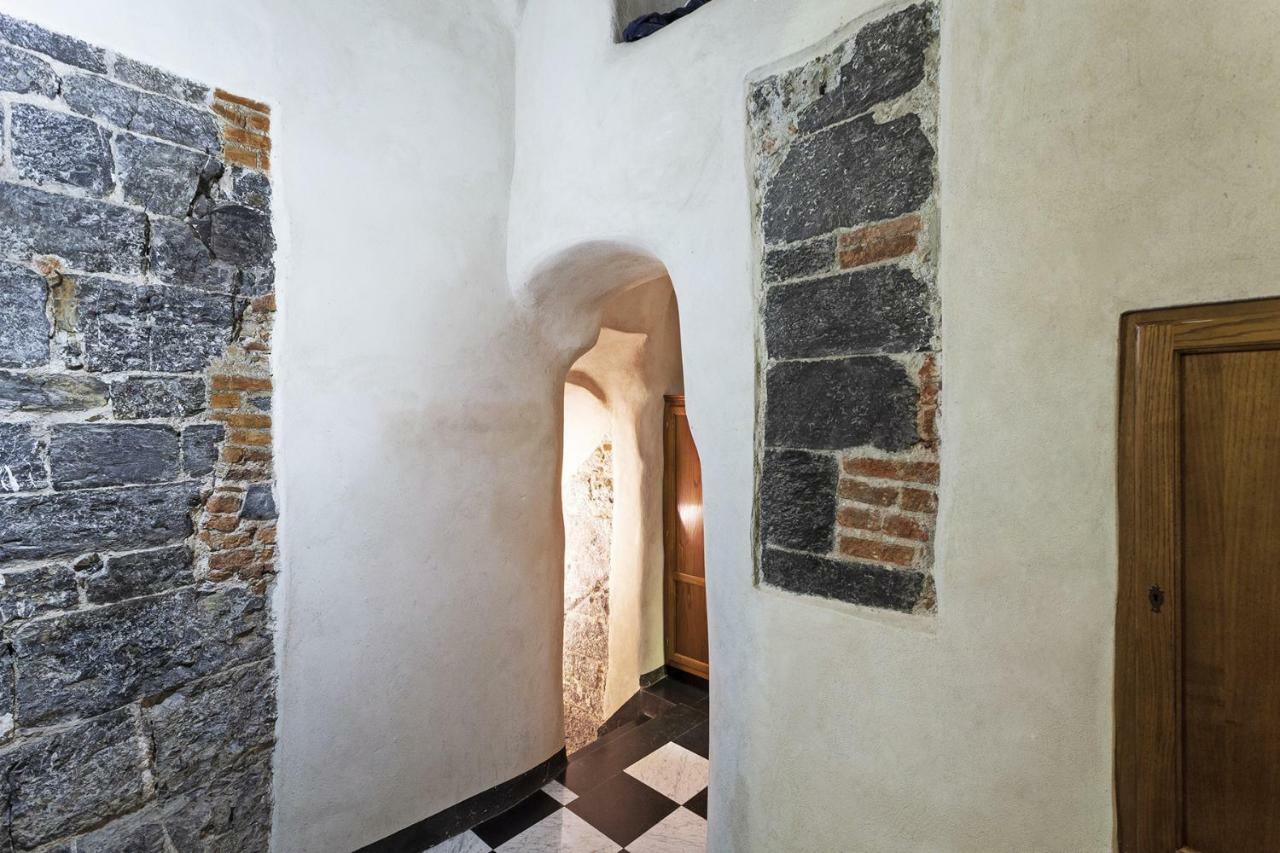 Wood And Stone Apartment In The Historical Center Genua Exteriör bild
