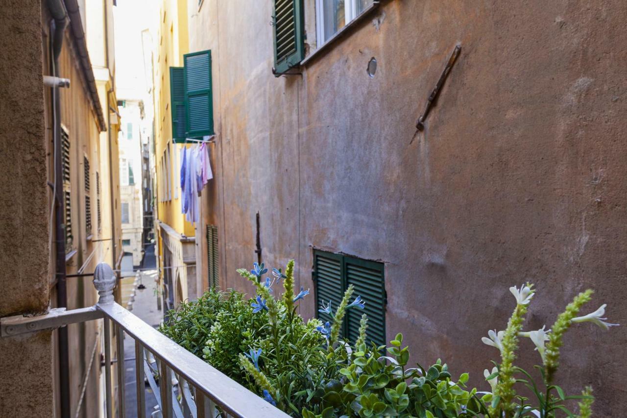Wood And Stone Apartment In The Historical Center Genua Exteriör bild