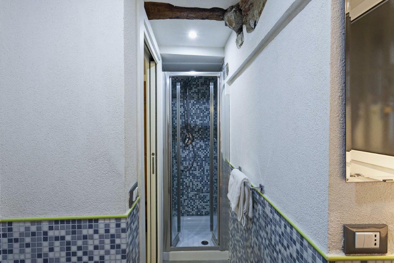 Wood And Stone Apartment In The Historical Center Genua Exteriör bild