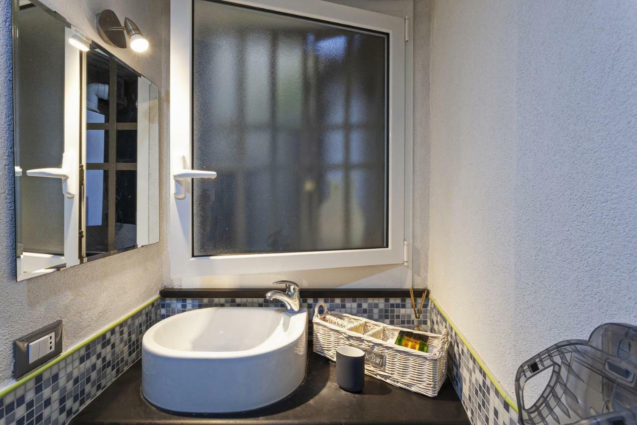 Wood And Stone Apartment In The Historical Center Genua Exteriör bild